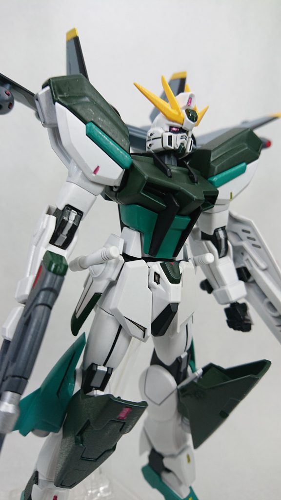 脚部は「シャイニングブレイク」バーニアが多いため採用