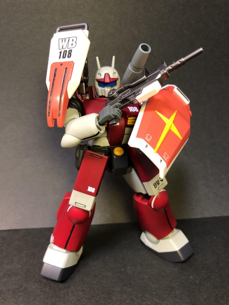 盾と本体色の赤を変えたのがこだわりポイント。