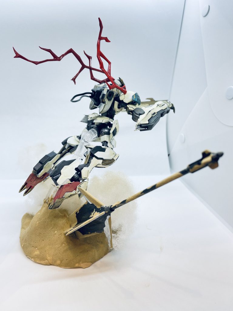 大型メイスは地面に刺しました。