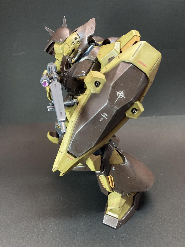 ホバー走行のイメージで、でもドム先輩には敵わないっす