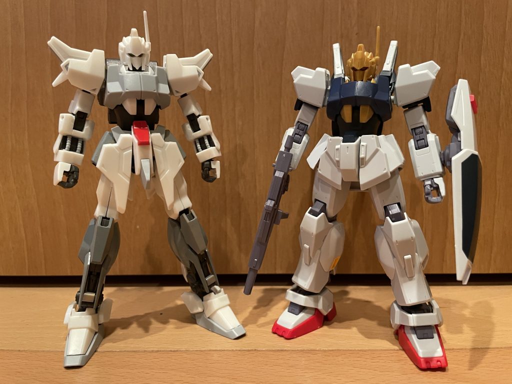 左が今回の量産型百式改のベース個体。このルナゲイザーガンダムは何の目的で途中まで作ったのか思い出せず。。。(右のMk-IIと百式のミックス品は、バーザム改に変身しました。)