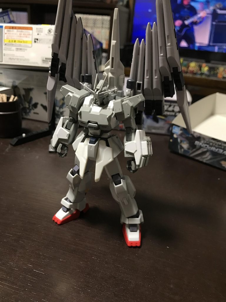 名前にνと入っていますがνガンダムのパーツは使ってません( ´Д`)