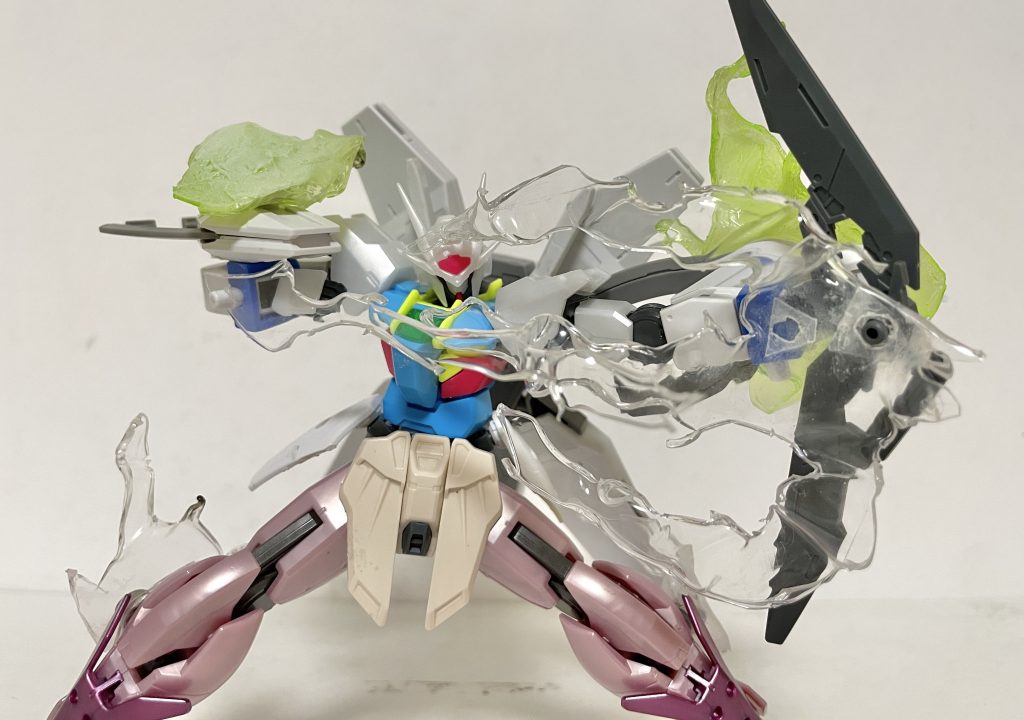 これは完成前の写真元々はダブルオースカイの改造機でした