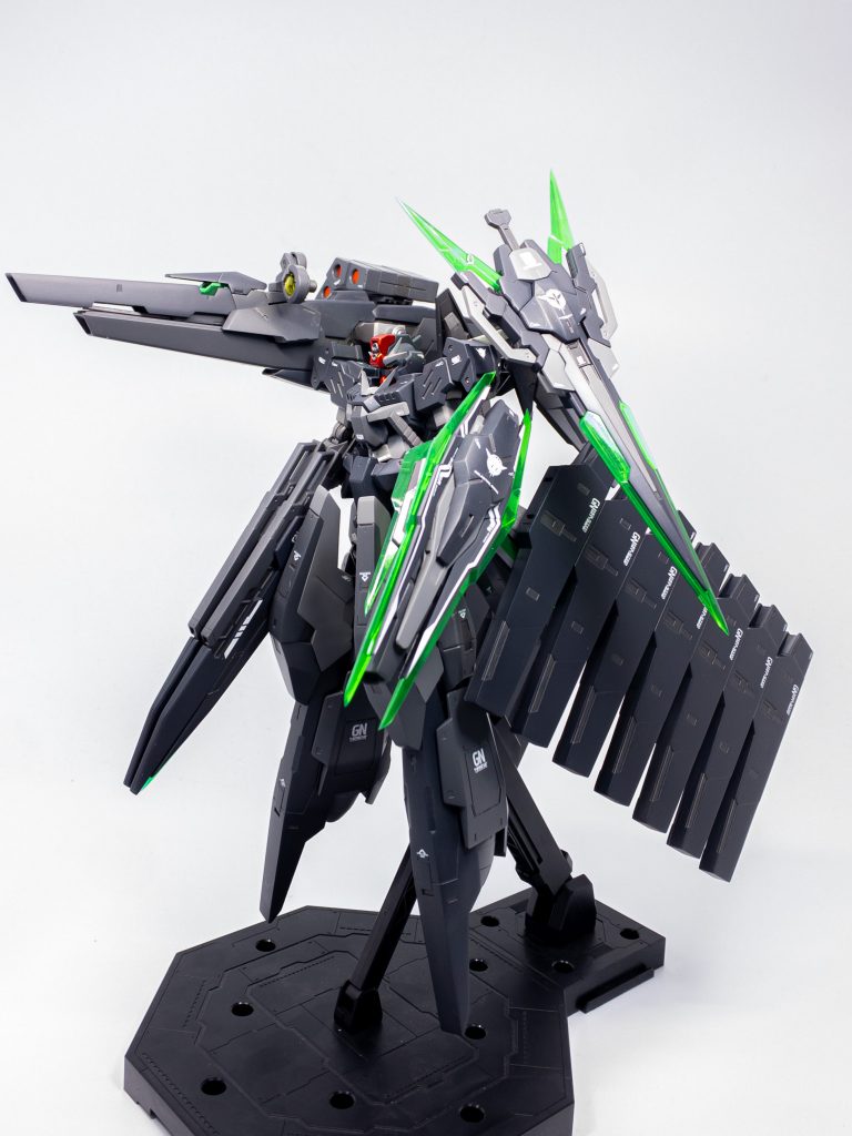 ELSとの対話の後にソレスタルビーイングによって建造された2機のダブルオークアンタのうちの一機。再び地球圏にELS襲来級の脅威が訪れたときのために00ノアクアンタとともに宇宙船ソレスタルビーイング号の秘密ドッグに封印されている。