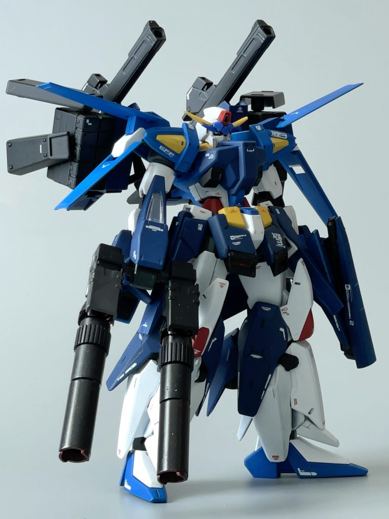 フルアーマー形態その1。バックパックにはミサイルポッド、ビームバズーカ。右腕がライフル2つ付けたダブルドッズライフル。左腕が形を変えて狙撃と高火力モードを使い分けるツインドッズライフル。みたいな妄想設定です!