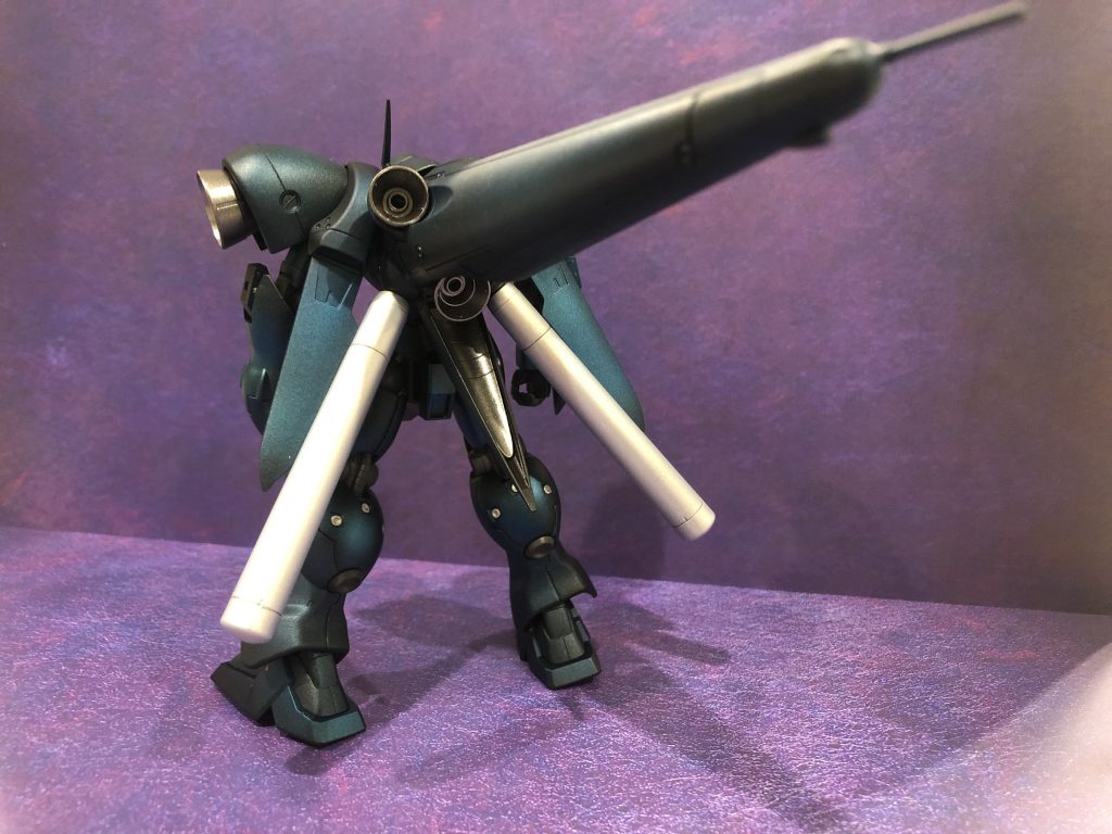 プロペラントタンクはEXシルバーにクレオスのラスキウスクリアホワイトを何度か吹き付けました。わかりにくいですがw