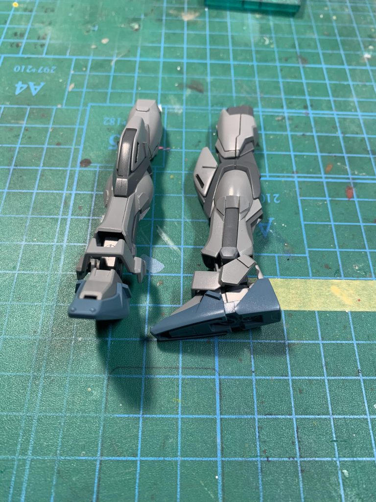 両脚 合わせ目のとこは段落ちモールドにしました