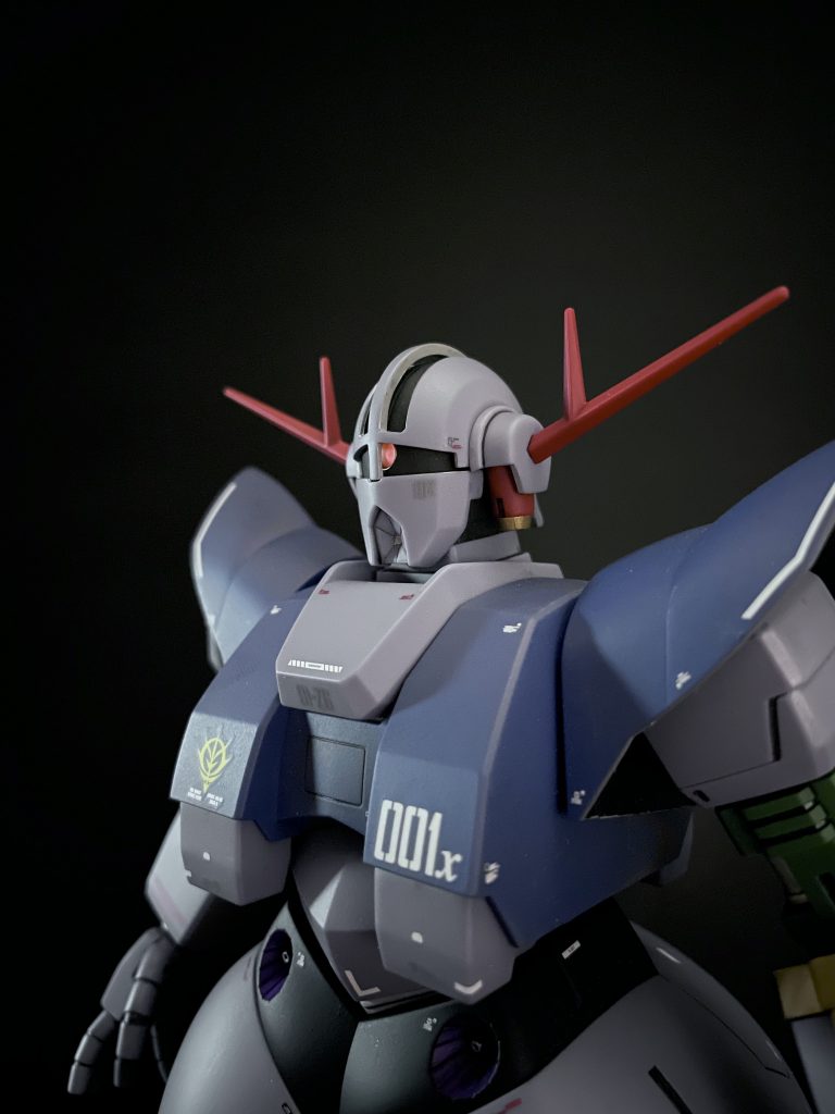 成形色＋ガンダムマーカーやエナメル塗料で部分塗装しています。