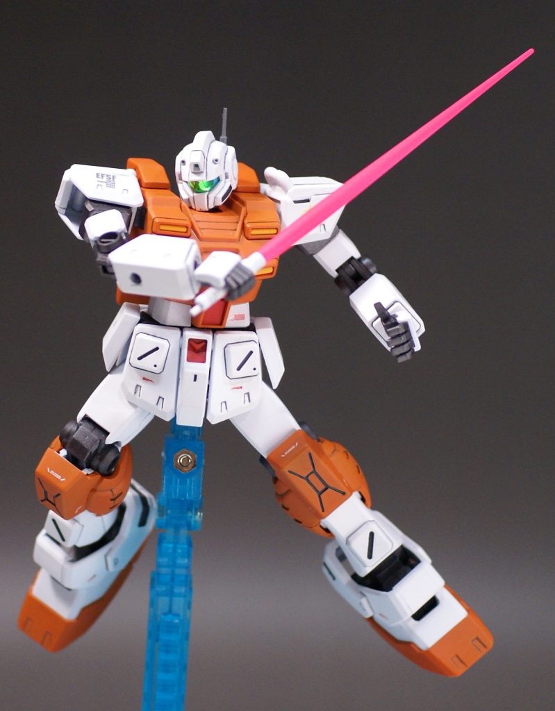 最後はビームサーベルを切りかかる感じで。名前も顔も分からない強いパイロットに乗って欲しい。