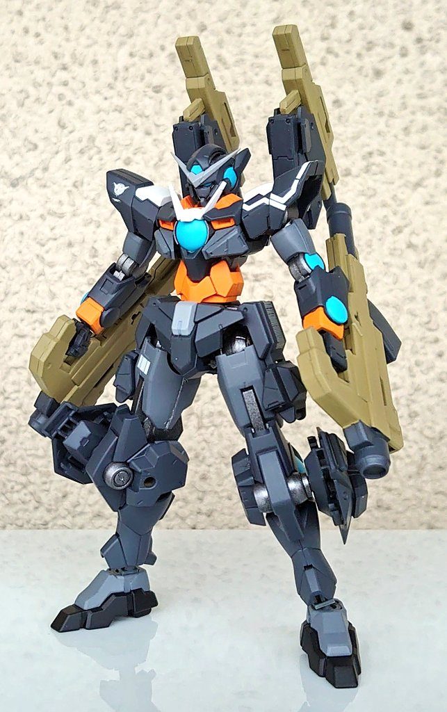 しかしながら、アナザーエクシア自体は刹那が乗ったエクシアと別の系列になります。いわゆる、GN-X的な位置付けです。『たまたま』外見がエクシアっぽくなっています。