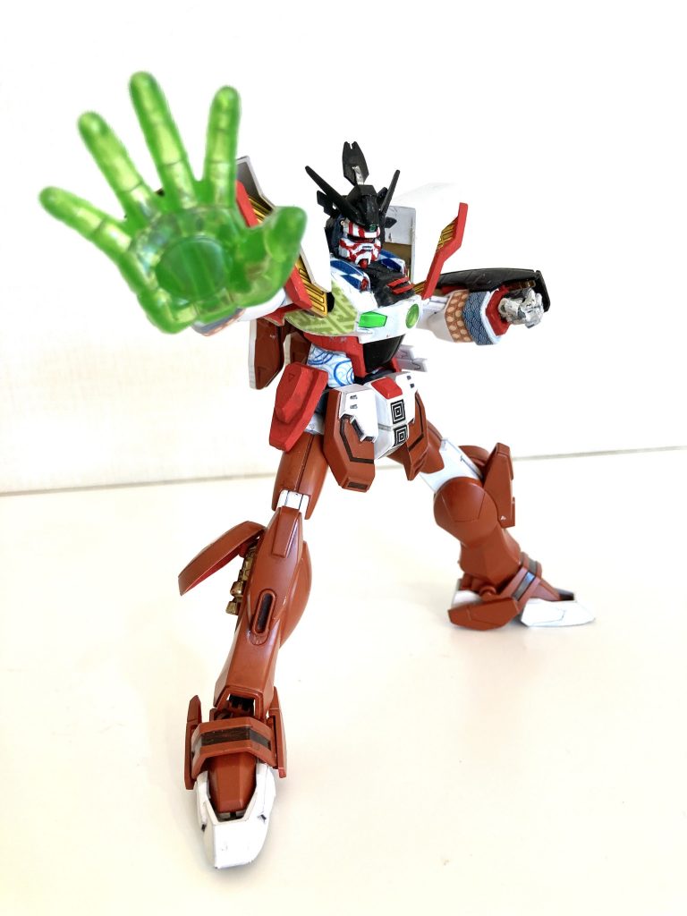 ノーマルバージョンの頭部を改造し、歌舞伎役者風に隈取りも入れました。