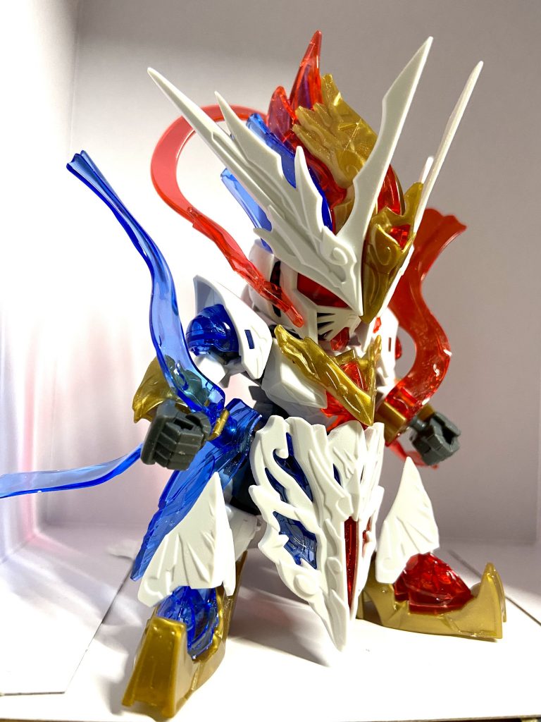 全体的に厚みを感じるパーツを裏から削って薄くしてます。この時点でかっこいいですな✨