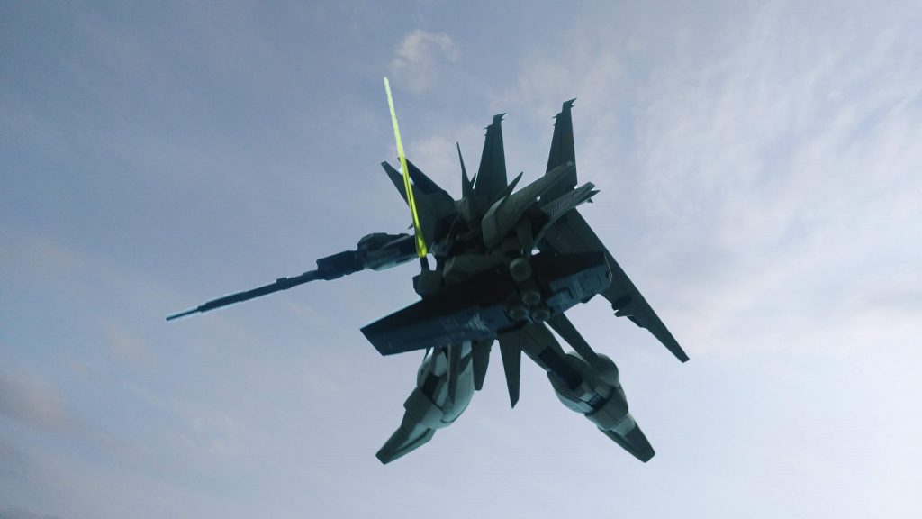 ビームサーベルでの近接