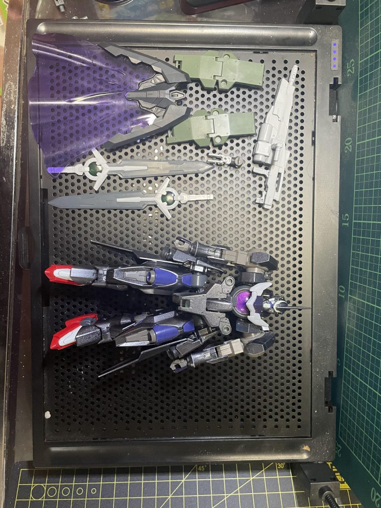 武装紹介改造GNライフルショートバレルシールド×2GNソード×2GNソードマウントマント兼シールド兼大剣