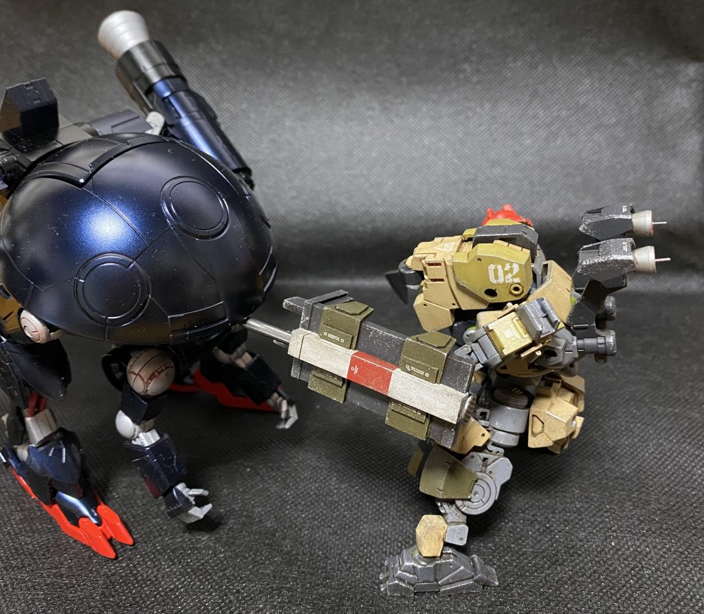 パイルバンカーシールドプラ板からスクラッチ。色は好きなバンドのベストアルバムから。杭ではなく釘で。