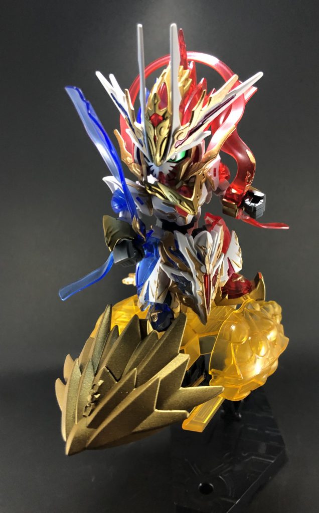 クリアパーツが3色もあり素組みでも豪華な感じが出てます😃