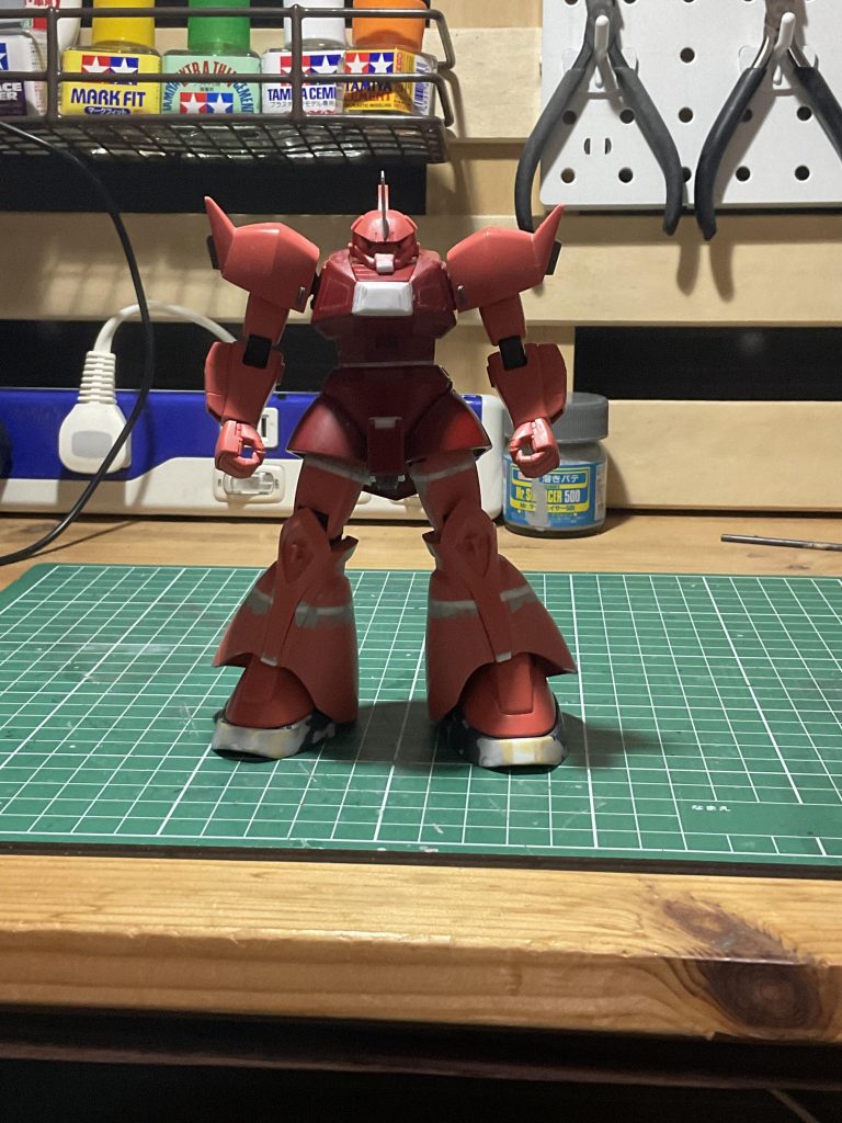 主な改造箇所です顔 : クチバシ（鼻？）延長、頬を削り込み胴体 : 胸を厚くして、先端を小型化、腹部を延長、フンドシにパーツ追加脚部 : 太腿1mm、脛1.5mm延長、つま先延長