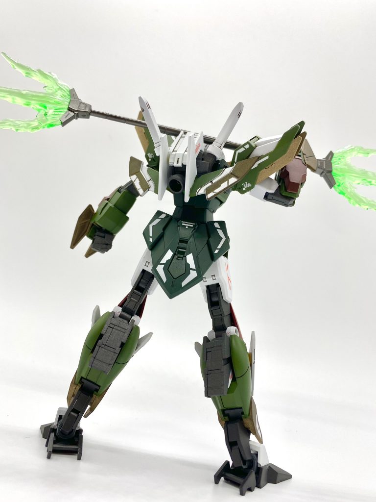 バックビューユニットのバックパックパーツは元々黄色一色だったので、塗り分け頑張りました