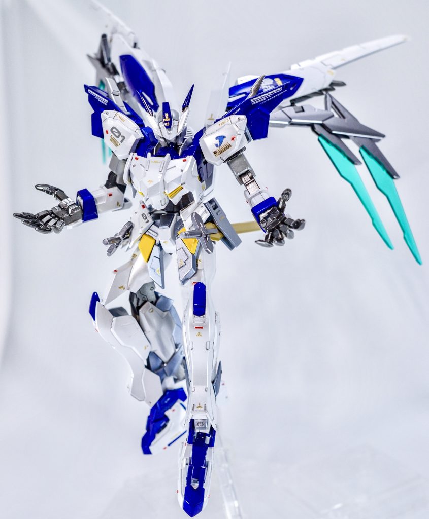 この作品、過去のダイバーズコンテストに出した作品の改修機体です。今回のGBSコンを機に、武装追加してアップデートしてみました。