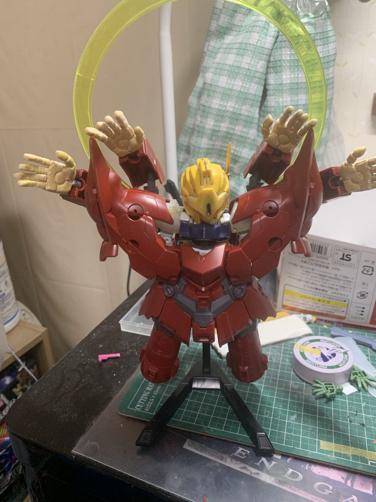 最初は1/60のゴッドガンダムのゴッドフィンガー用の手を使おうと思って、パテで複製しましたが、上手く複製出来なかったので辞めました。パテもったいない😭