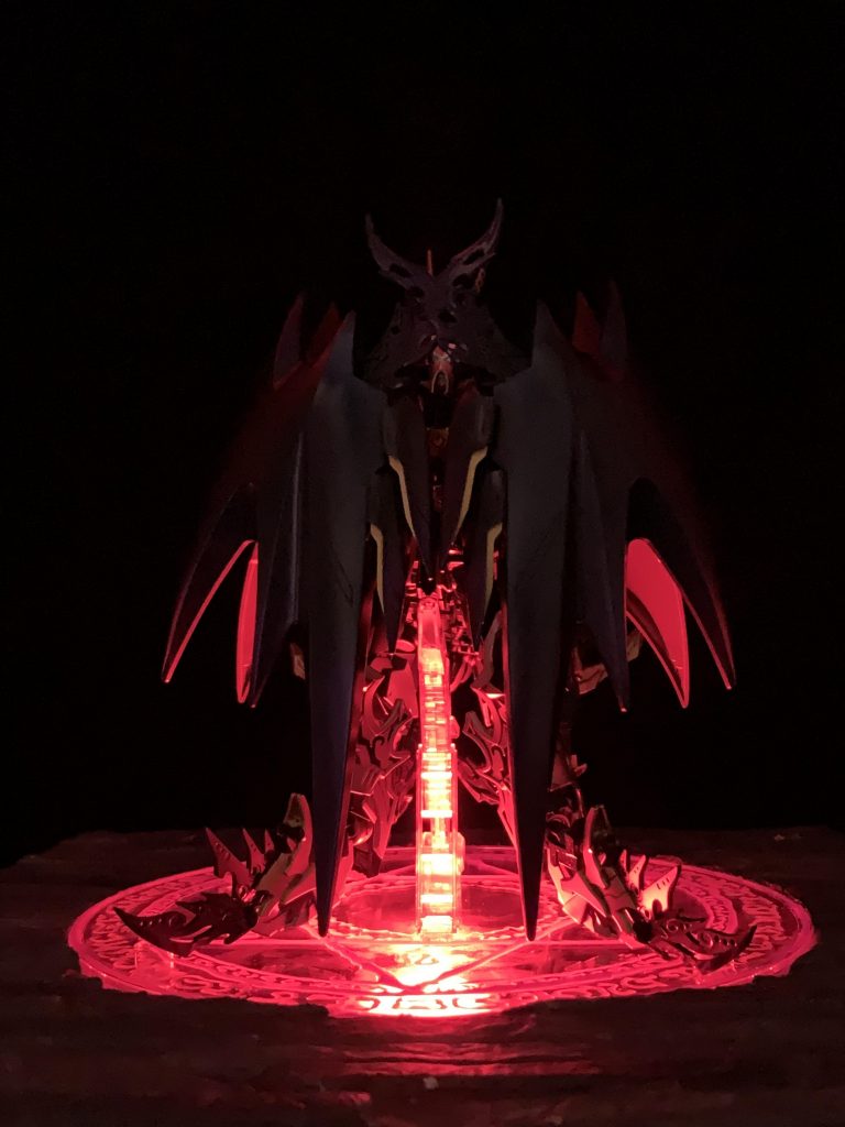 魔法陣から現れるイメージです。