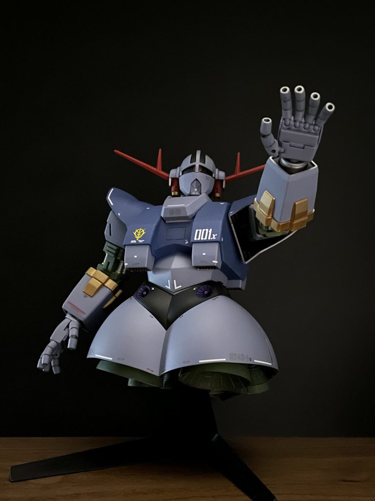 棚の上でホコリまみれになっていたジオングを久しぶりに下ろしてきて撮影しました。