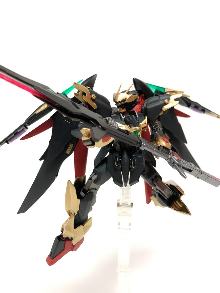 双鷹ノ太刀と銘があるように月聖女と冥鈴音は姉妹剣とされており連結することでより強力な大剣になる。