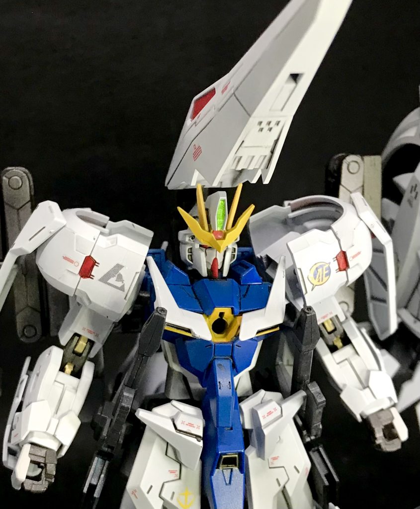 情報が確かならばMSでの武力抵抗も考えられる事から検査の間は連邦軍のMSによる監視が行われていた。その監視を務めるのがガンダムテーレマコスである。30バンチの検査に取り掛かろうとしたその時、ガンダムテーレマコスの前に現れたガンダムタイプと思われる謎のMS！着実にクロスボーン・バンガードが存在感を強めてゆく宇宙にて、新たなる火種が生まれようとしている！