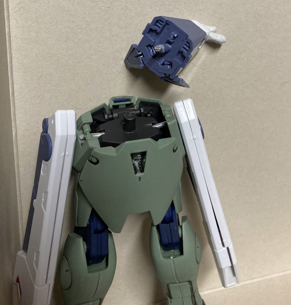 サイドアーマー接続軸が折れたのでアルミ線で固定。https://ameblo.jp/kaich0083/entry-12720798686.html