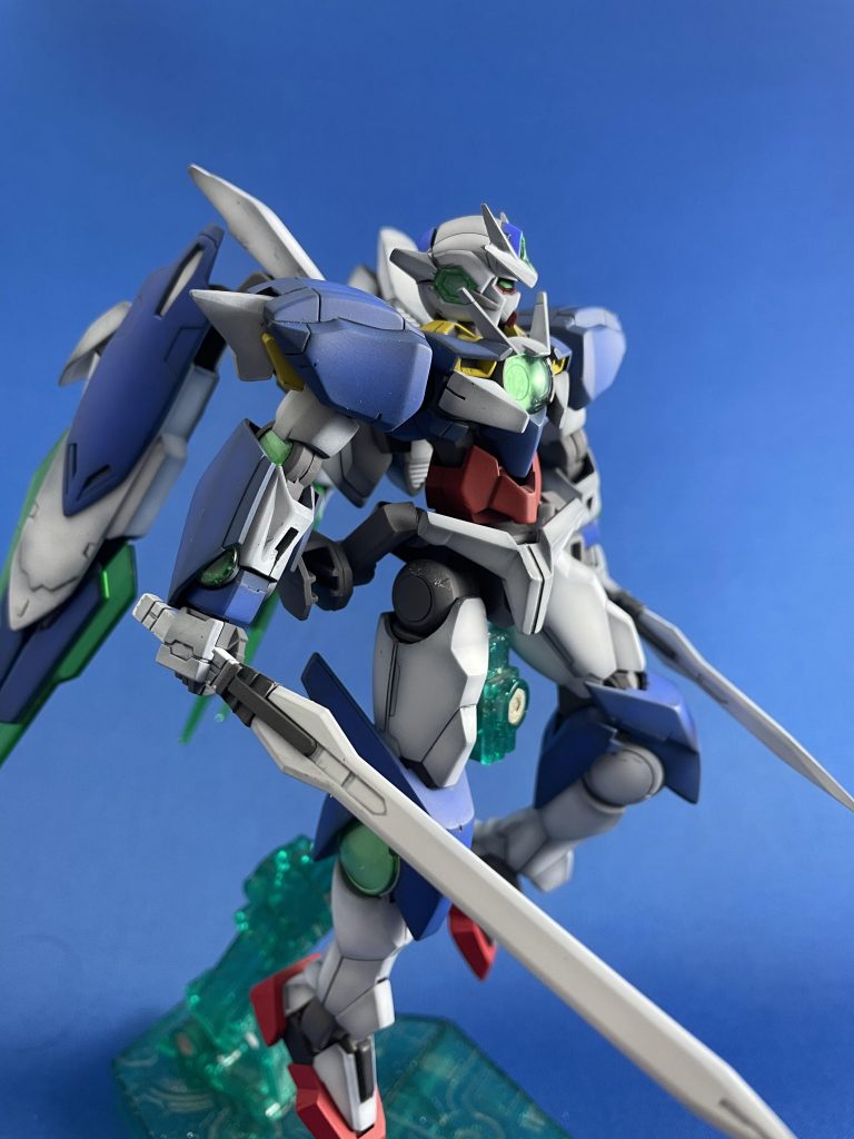 腰のソードはバエルソードに持ち手はダイバーエースの物を使用してます。GNロング/ショートソードⅡ（ツヴァイ）と呼んでますが、他にも良い呼び方がありそうです。