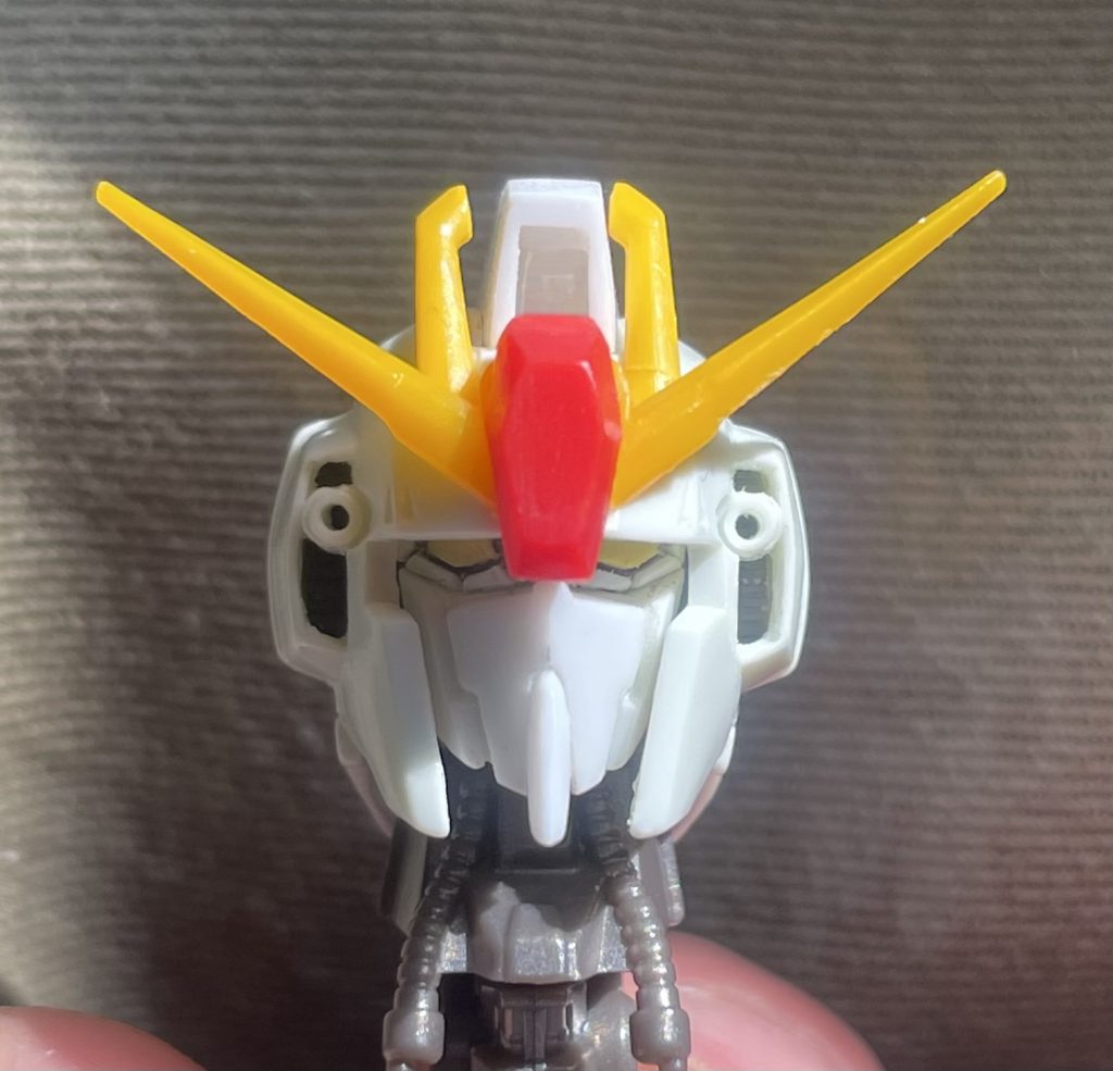 顔面の左右のバランス取りは結構大変ですね。