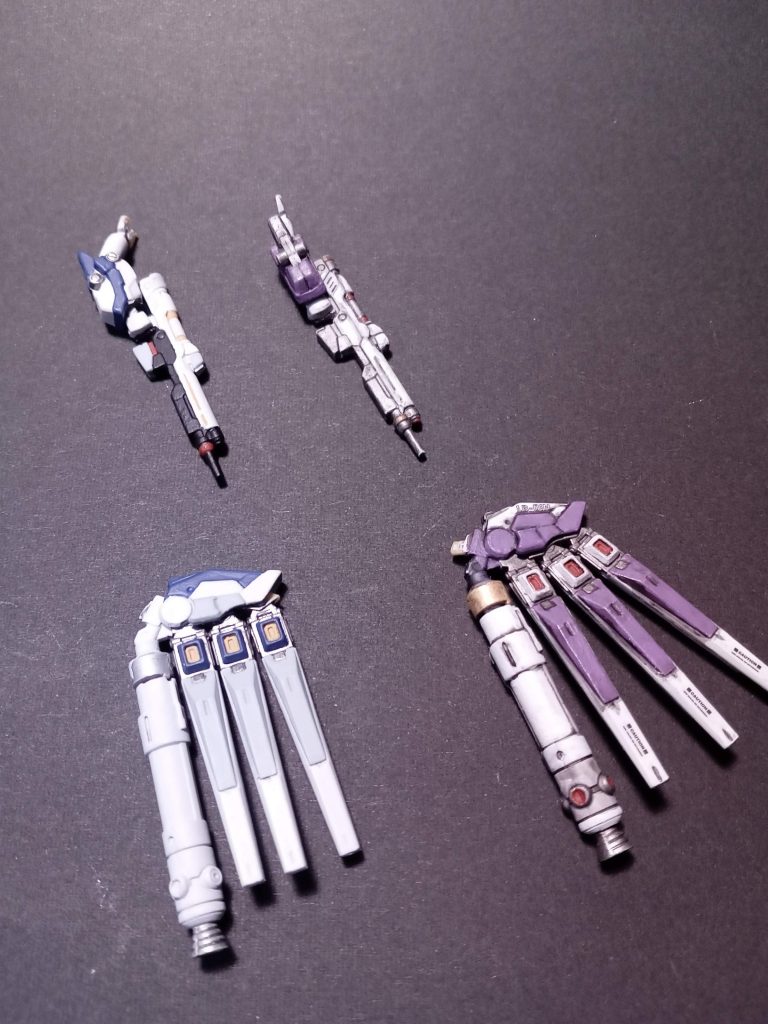 ライフルを持った腕を曲げているように、切り離し角度、向きを変える。ファンネルの開きを閉じたかったので、3つつながってるものをバラバラにして、閉じたように変える。