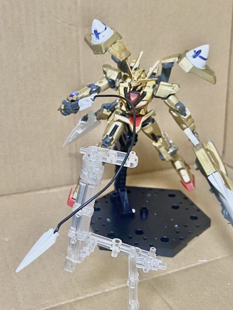 当時の自分はGNフィールドとヤタノカガミが合わさったら強いんじゃないか、とかいう安直な考えでこれを作っていました、ゲームシステム場ではあまり関係ないけれど。