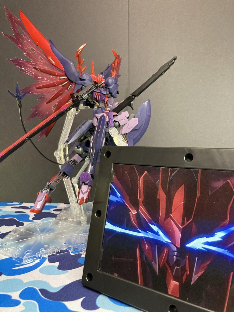 最初はこの台に乗るはずたったのですが前述の通りサイズ的に乗るはずもなく折角作ったのにただのフォトフレームに…