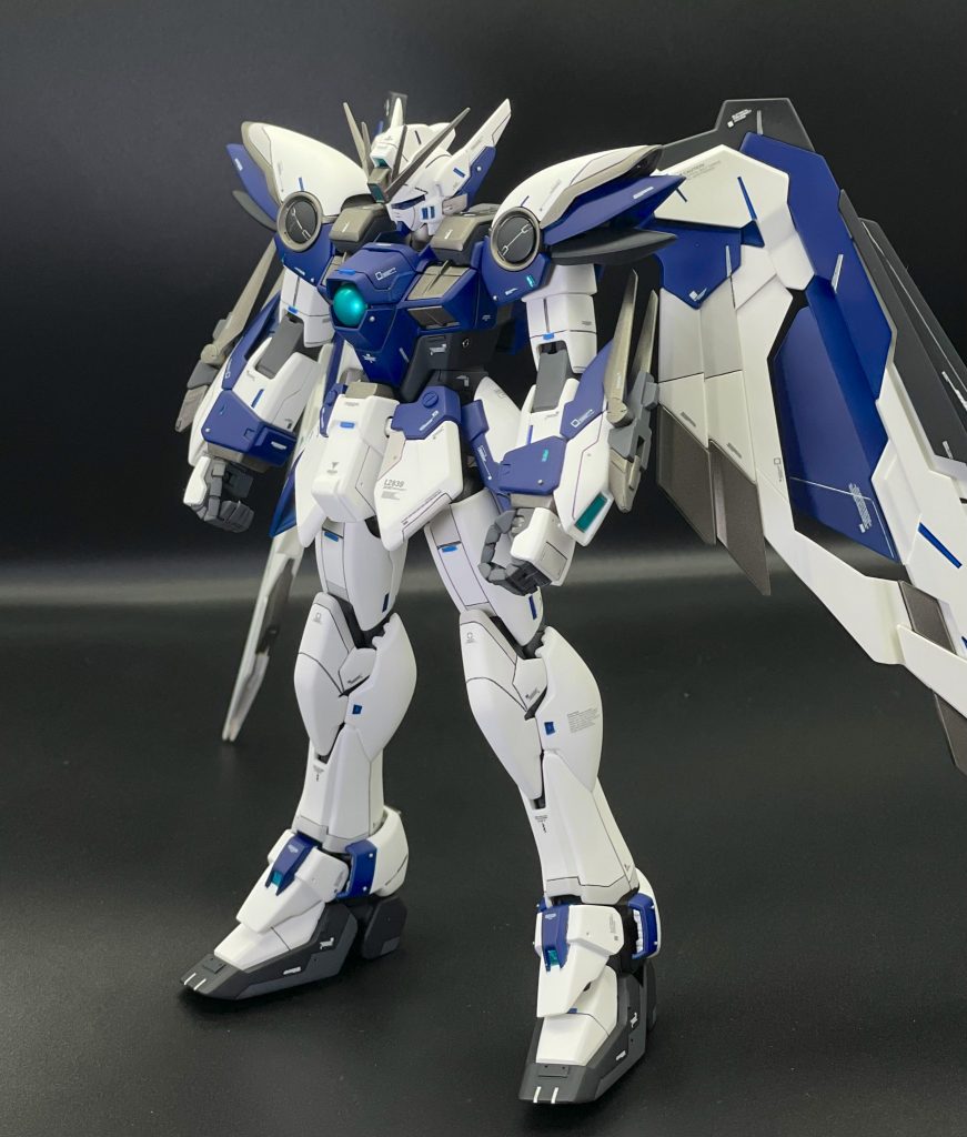 大きめのモールド部はブルーを入れて、ブルーチップやブルーのラピーテープと統一感を持たせています。