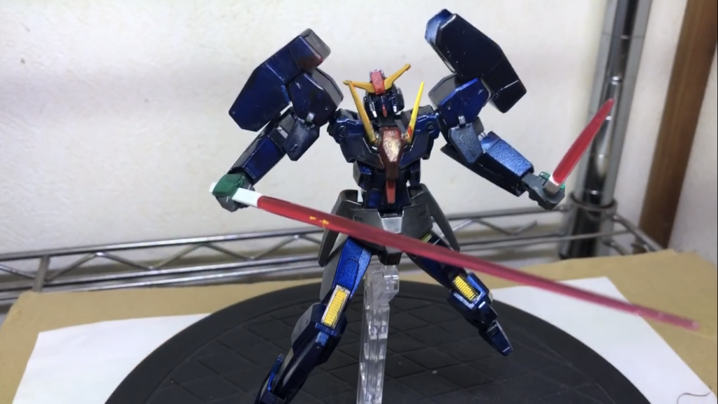 セラフィムは腰GNのバズーカは無し肩にのアレは装備