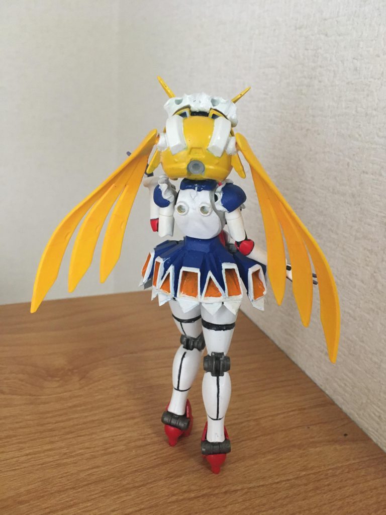 最初はバーチャロンのフェイ・イェンを作りたかったのですが、カトキデザインの難解さを実感