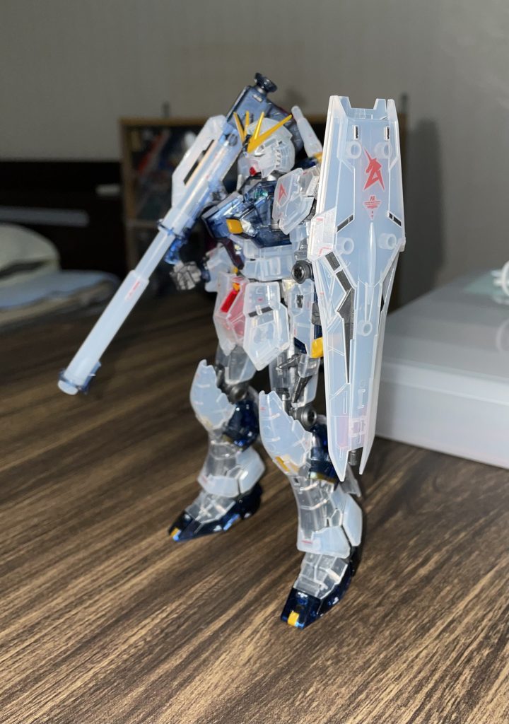 最後にデカール貼りをしたら完成です。数枚デカール亡くすんですけどね……1つ1つが小さいから