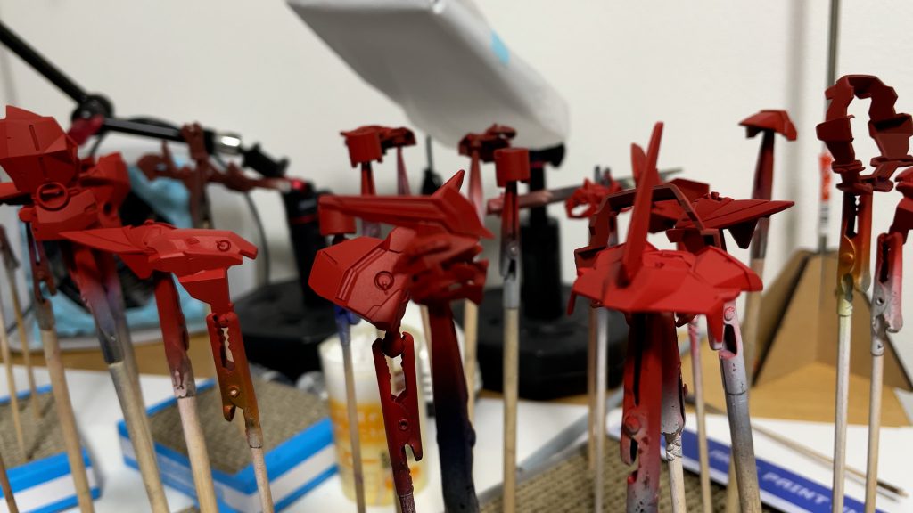 今回もファレホで全塗装。良い赤になりました。初めて水性プレミアムトップコート使ったんですが、いいですね。適当に吹いてもムラなく仕上がりました。YouTubeに動画も上げてますので、よかったらプロフィール欄からどうぞ〜。