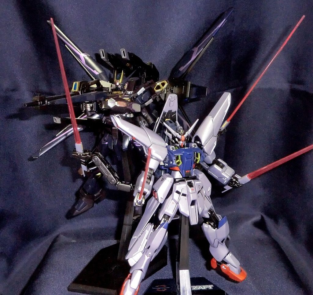 CV関俊彦機同監督(クリＰ)の某苦労するアンジュのヒステリカカラーのアメイジングストライクフリーダムとパシャリ