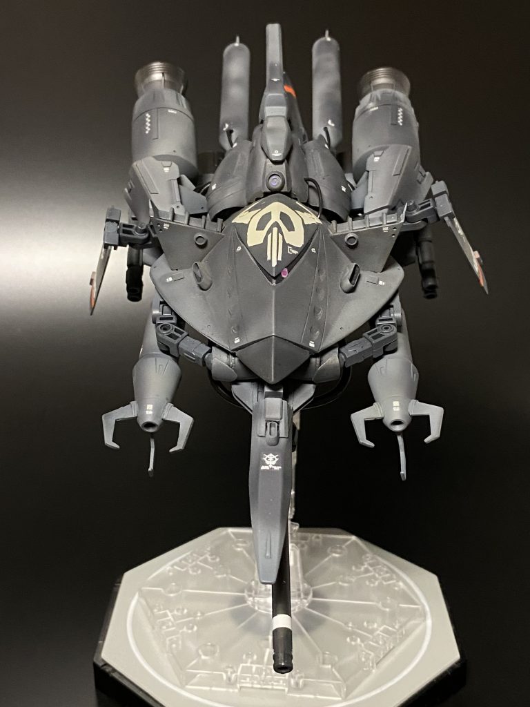 ロングバレルのメガ粒子砲に推進力盛り盛りの機体。 超高速の一撃離脱戦法で運用する。なおこの世界線ではアムロはガンダムごと撃破されて戦死しているが、代わりにカイ・シデンがニュータイプとして覚醒し、エースパイロットとして活躍して行く事となる