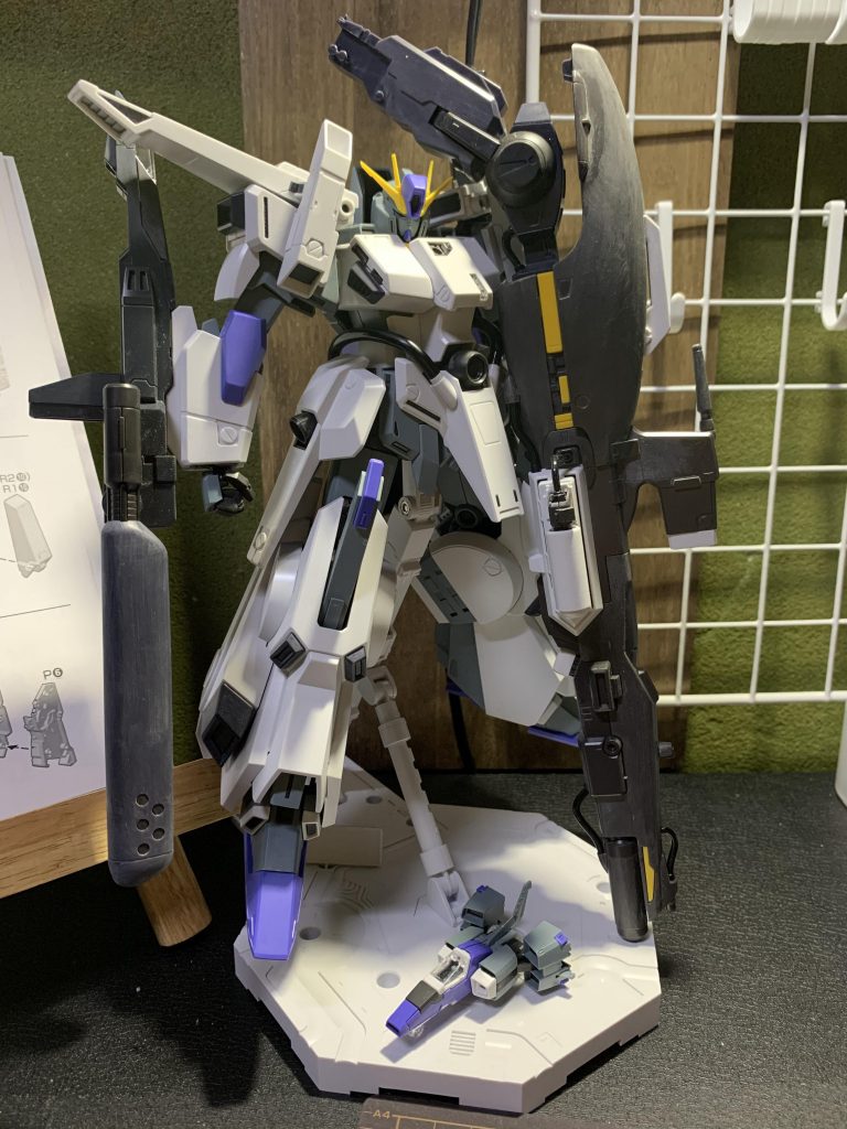 素組みの段階で全てのパーツに表面処理しながら組み立てていきました、そのおかげでずいぶん時間がかかったと思います