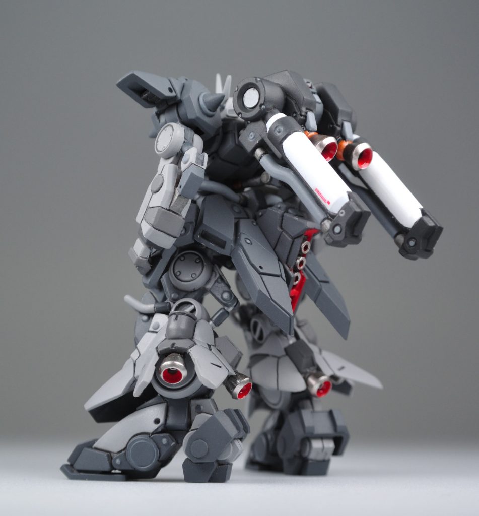 全身スジボリ掘り直し。グレーは、ラッカー3色、エナメル3色で塗り分け。