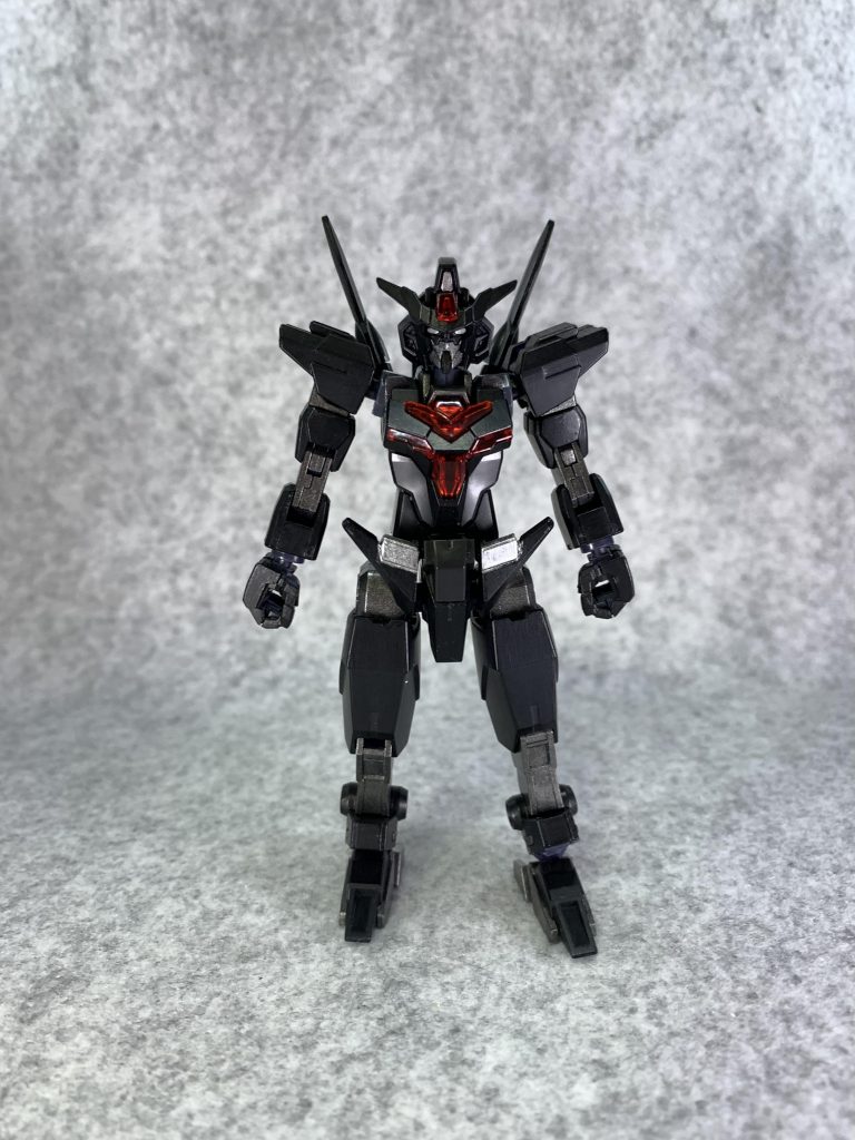 ゼロコアガンダムコアガンダムをベースに作成されたガンダム。変更点は配色とフロントスカートのみだが、ライダアーマーとドッキングする事で戦闘能力が飛躍的に上昇する。