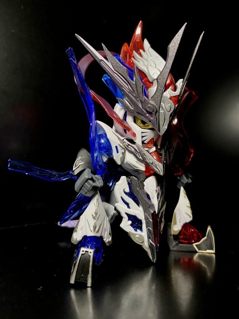 右半身と左半身で、見え方が違うように塗ってみました。右はシルバー系。沙悟浄推しの僕としては真ん中がピンクで赤系なのが不公平だと思ってます。笑