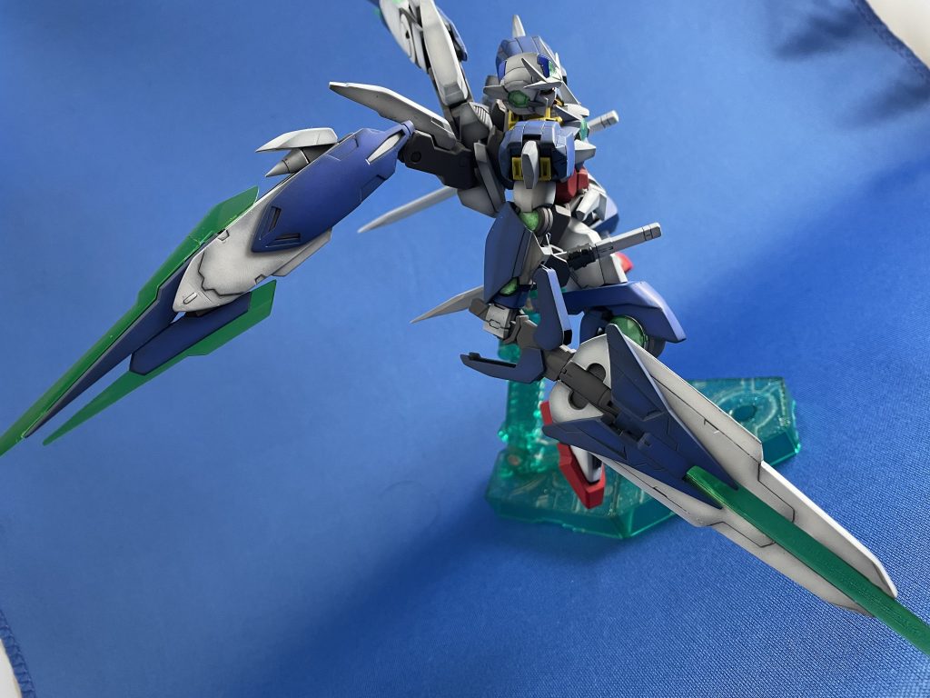 白はガイアノーツさんのEX-ホワイト青はミスターカラーのコバルトブルーに白を少し混ぜてます