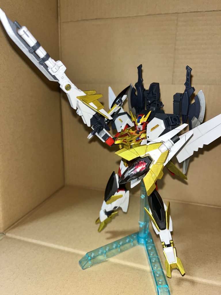 シールドパーツを装備したガンビットを左腕に装備してライフル&シールド装備ライフルはアニマリゼの物にバトルアームアームズのライフルとアニマリゼのバックパックパーツを組み合わせています。