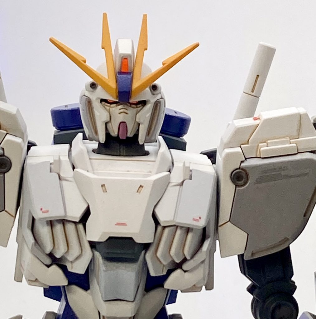 基本塗装はクレオスの水性ホビーカラースミ入れは水彩絵の具+中性洗剤の「マスオ式」です