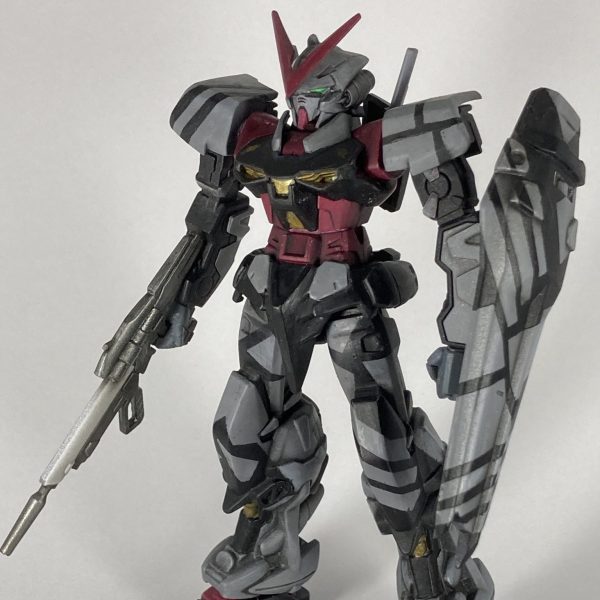 ガンダムアストレイレッドフレーム夜間迷彩仕様