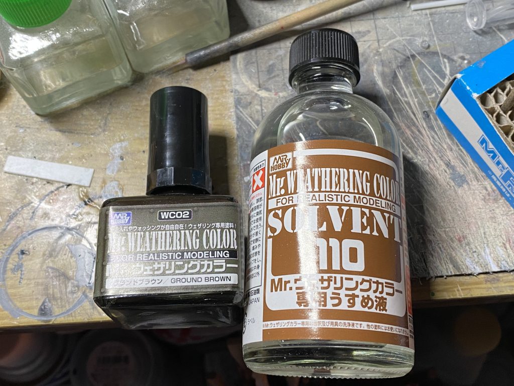 本格的なウェザリングは、「ウェザリングカラー」を使用。